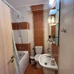 Seaside With Free Parking Apartament