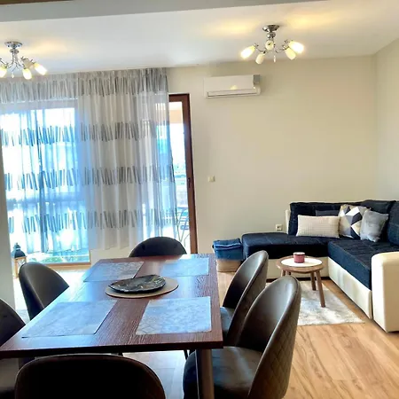 Apartament Seaside With Free Parking
